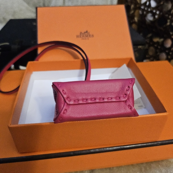 Authentic Hermes shopping bag bag charm - Picture 3 of 3